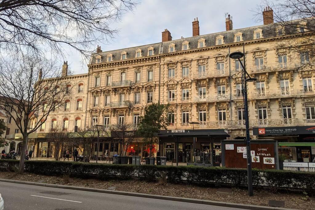 Studio Equipe Hyper Centre De Valence 발랑스 외부 사진